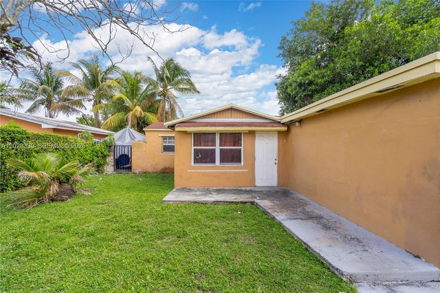 94 NW 69th St, Miami, FL 33150