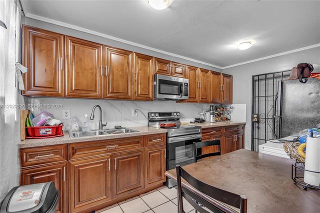 94 NW 69th St, Miami, FL 33150