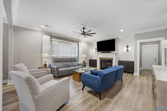 7070 Meadow Way Lane, Owens Cross Roads, AL 35763