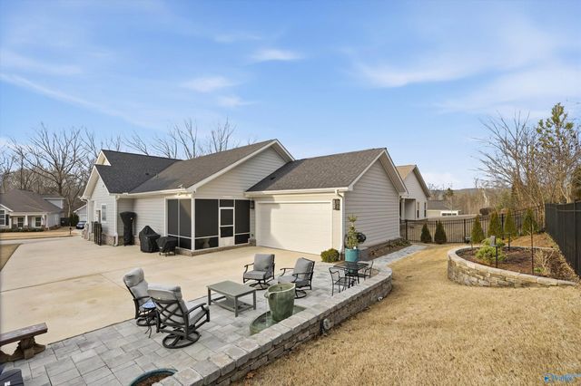 7070 Meadow Way Lane, Owens Cross Roads, AL 35763