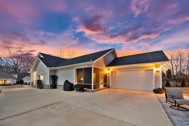 7070 Meadow Way Lane, Owens Cross Roads, AL 35763