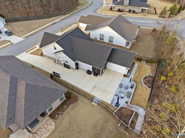 7070 Meadow Way Lane, Owens Cross Roads, AL 35763
