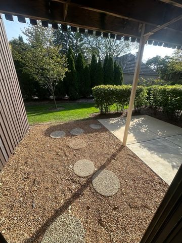 1721 Northfield Square B, Northfield, IL 60093