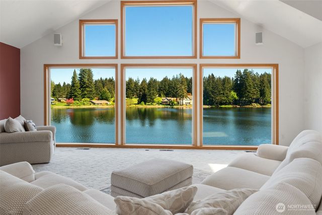 260 E Westlake Drive N, Allyn, WA 98524