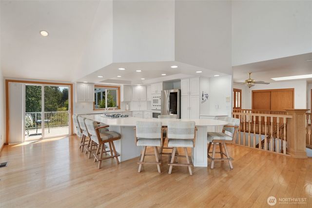 260 E Westlake Drive N, Allyn, WA 98524