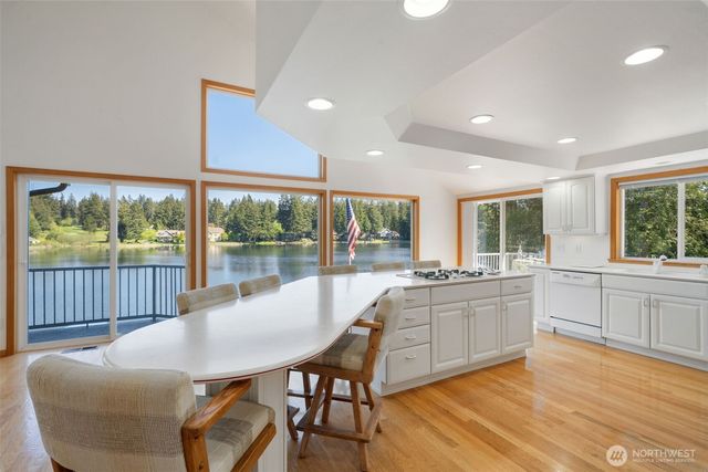 260 E Westlake Drive N, Allyn, WA 98524