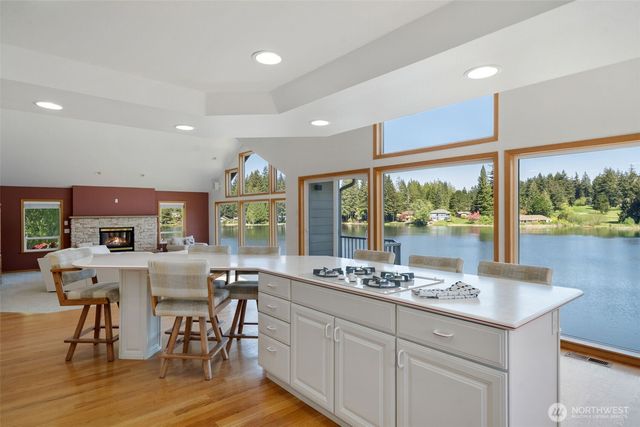 260 E Westlake Drive N, Allyn, WA 98524