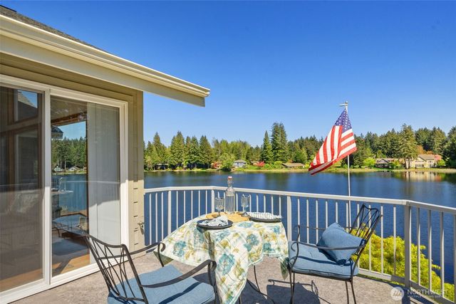 260 E Westlake Drive N, Allyn, WA 98524