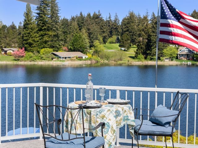 260 E Westlake Drive N, Allyn, WA 98524