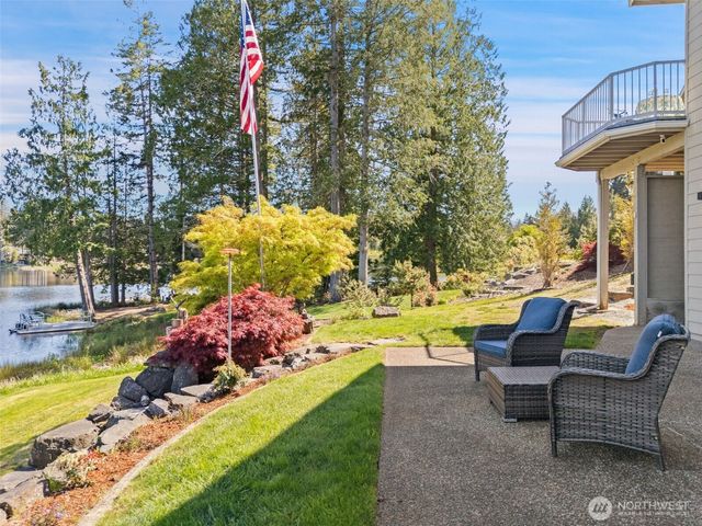 260 E Westlake Drive N, Allyn, WA 98524