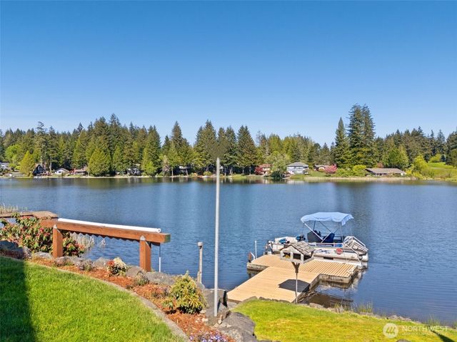 260 E Westlake Drive N, Allyn, WA 98524
