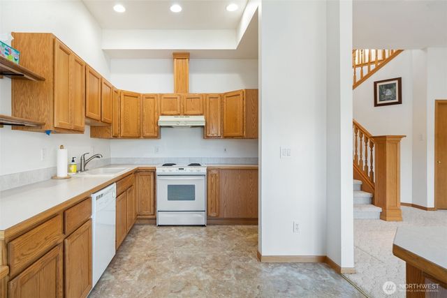 260 E Westlake Drive N, Allyn, WA 98524