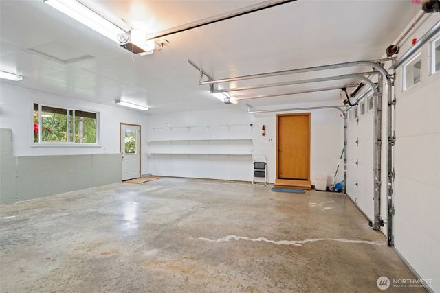 260 E Westlake Drive N, Allyn, WA 98524