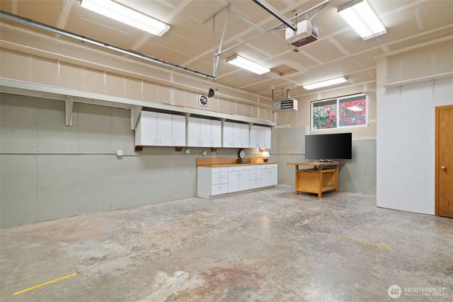 260 E Westlake Drive N, Allyn, WA 98524