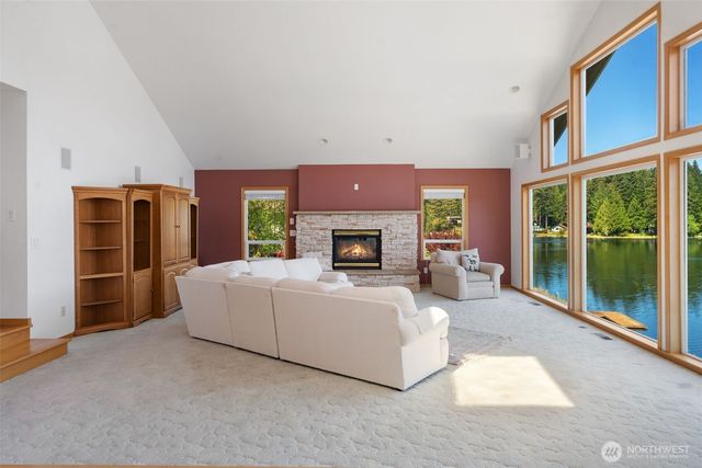 260 E Westlake Drive N, Allyn, WA 98524