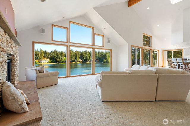 260 E Westlake Drive N, Allyn, WA 98524