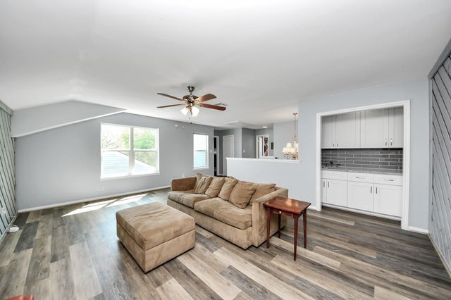 11903 Waldemar Drive, Houston, TX 77077