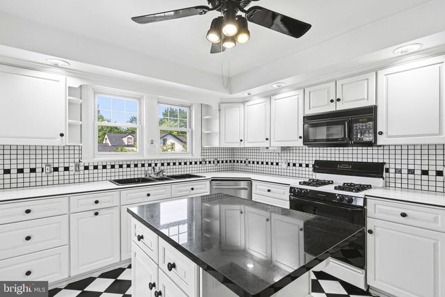 956 FAIRFIELD RD, Gettysburg, PA 17325
