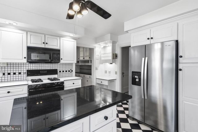 956 FAIRFIELD RD, Gettysburg, PA 17325
