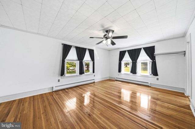 956 FAIRFIELD RD, Gettysburg, PA 17325