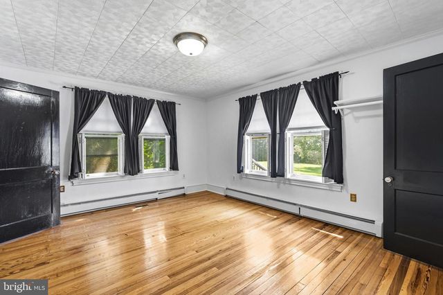 956 FAIRFIELD RD, Gettysburg, PA 17325