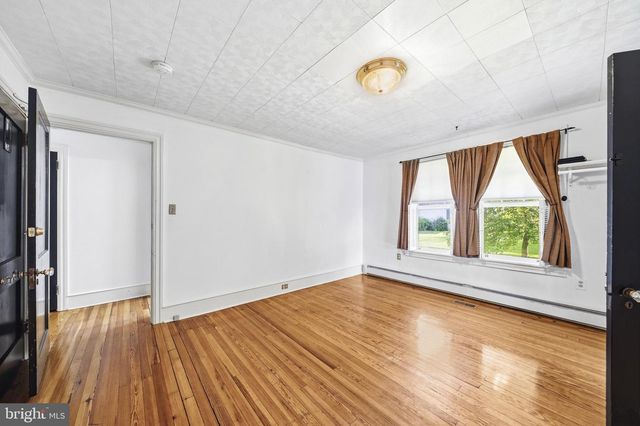 956 FAIRFIELD RD, Gettysburg, PA 17325