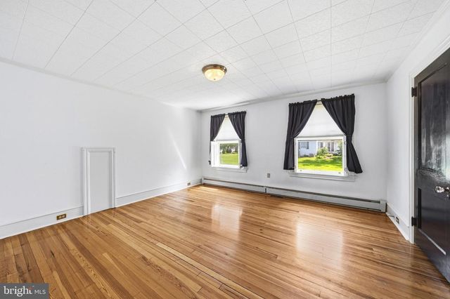956 FAIRFIELD RD, Gettysburg, PA 17325