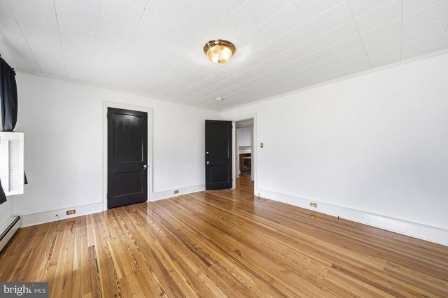 956 FAIRFIELD RD, Gettysburg, PA 17325