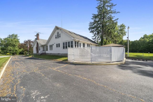 956 FAIRFIELD RD, Gettysburg, PA 17325