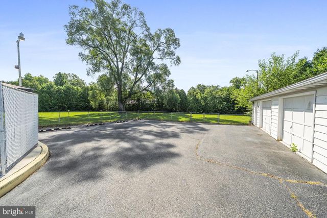 956 FAIRFIELD RD, Gettysburg, PA 17325