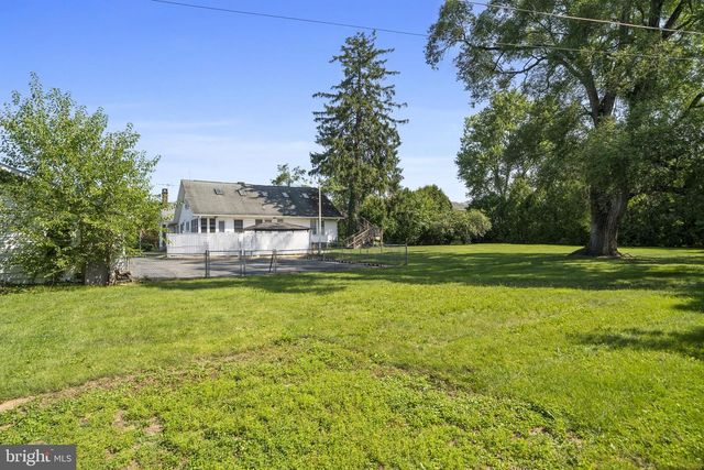 956 FAIRFIELD RD, Gettysburg, PA 17325