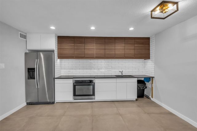 606 Marshall Street B6, Houston, TX 77006