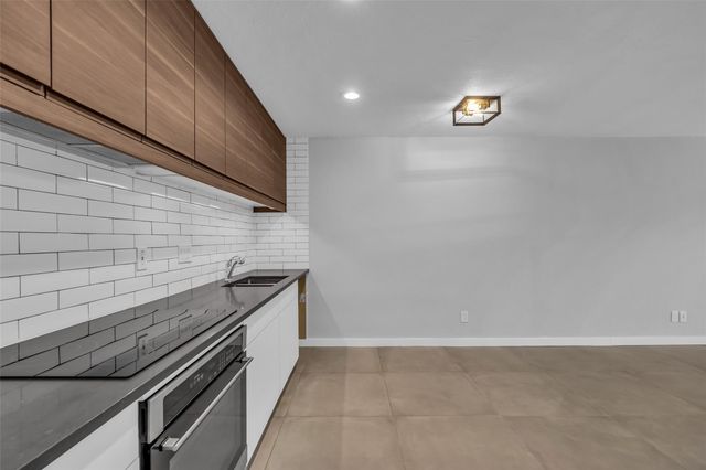 606 Marshall Street B6, Houston, TX 77006