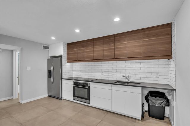 606 Marshall Street B6, Houston, TX 77006