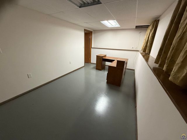 220 SE Arapaho RD, Tecumseh, KS 66542