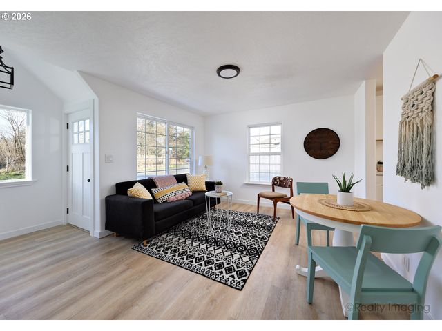 92203 CLOVER Rd, Astoria, OR 97103