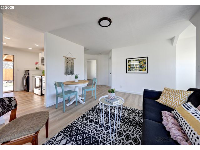 92203 CLOVER Rd, Astoria, OR 97103