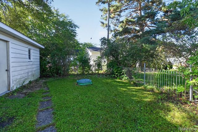 1737 Kollen Street, Saginaw, MI 48602