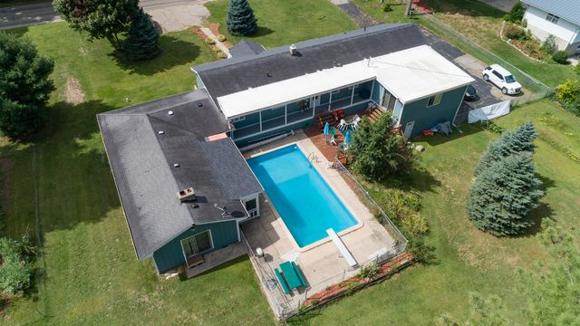 55081 Buckhorn Road, Three Rivers, MI 49093