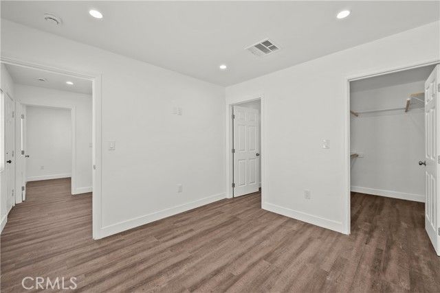 10558 Laurel Canyon Blvd, Pacoima (los Angeles), CA 91331