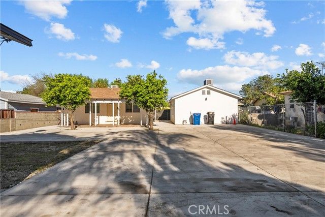 10558 Laurel Canyon Blvd, Pacoima (los Angeles), CA 91331
