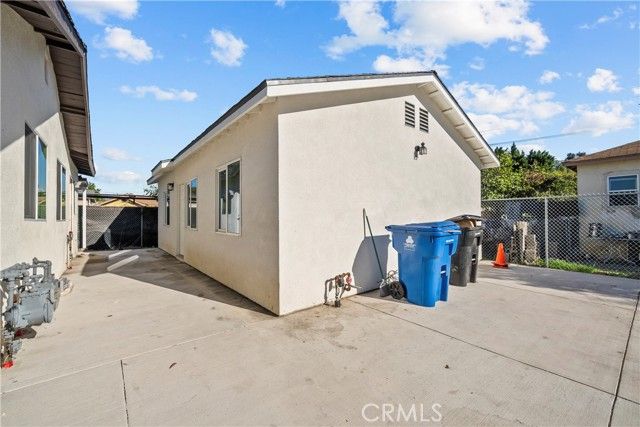10558 Laurel Canyon Blvd, Pacoima (los Angeles), CA 91331