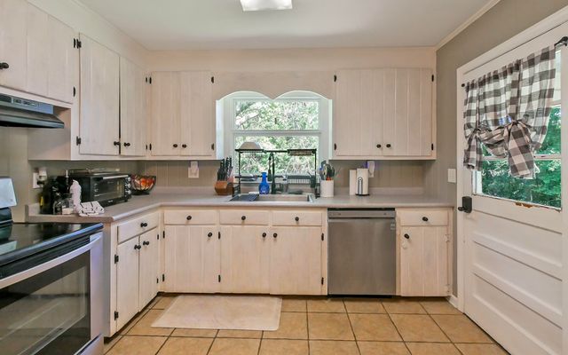 111 Clebourne Avenue, Chickamauga, GA 30707