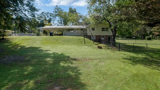 111 Clebourne Avenue, Chickamauga, GA 30707