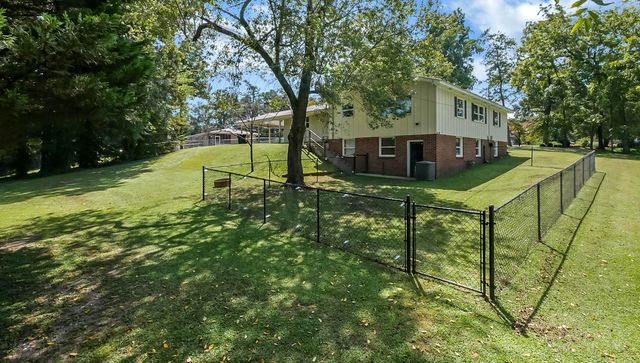 111 Clebourne Avenue, Chickamauga, GA 30707