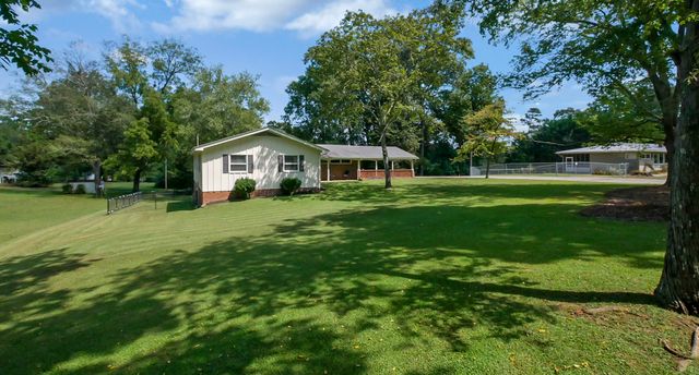 111 Clebourne Avenue, Chickamauga, GA 30707