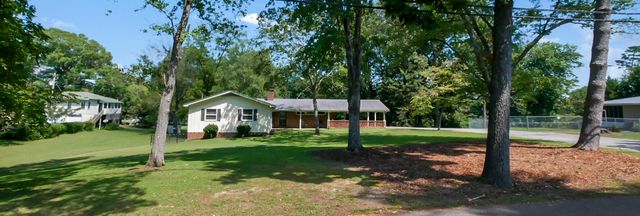 111 Clebourne Avenue, Chickamauga, GA 30707