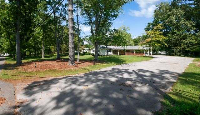 111 Clebourne Avenue, Chickamauga, GA 30707