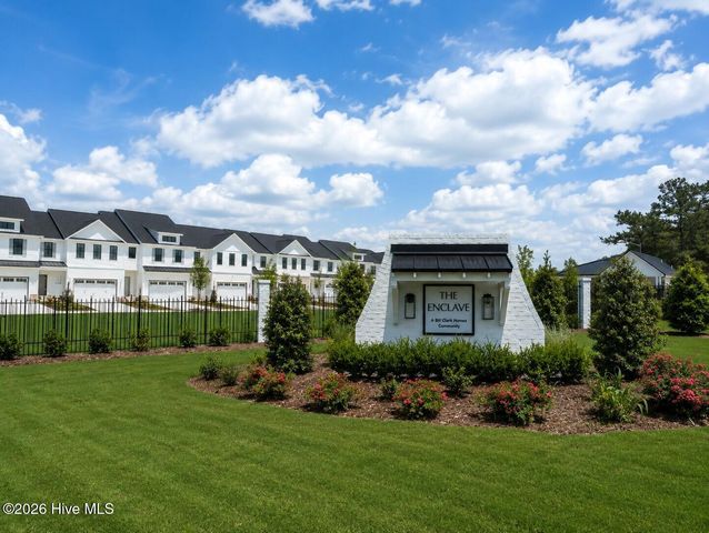 304 Colmar Way E, Greenville, NC 27858