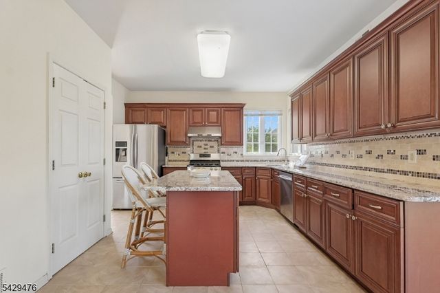 61 Shields Ln, Bridgewater Twp., NJ 08807